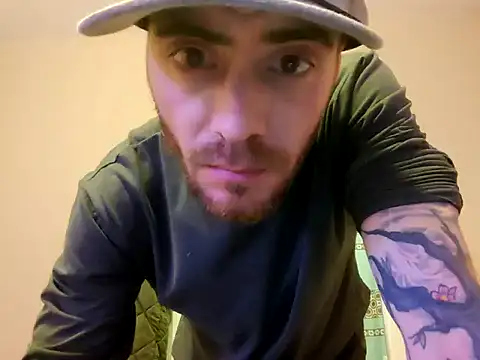 Snapshot of Huntzg23 chatting on 12/01/25, 08:48 Huntzg23 online show from 12/01/25, 08:48