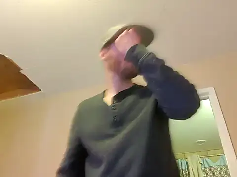 Snapshot of Huntzg23 chatting on 11/23/25, 09:19 Huntzg23 online show from 11/23/25, 09:19