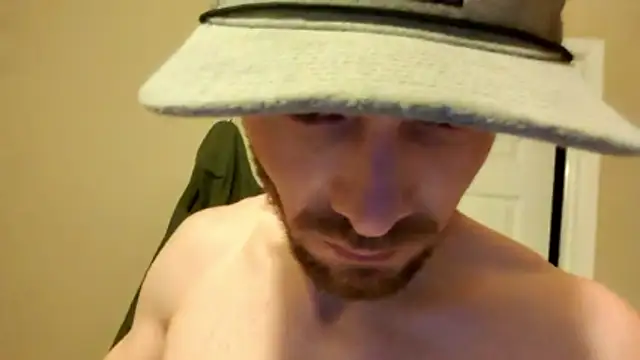 Snapshot of Huntzg23 chatting on 11/29/25, 02:34 Huntzg23 online show from 11/29/25, 02:34