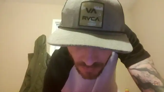 Huntzg23 online show from 12/19/25, 10:12