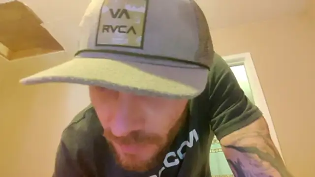 Snapshot of Huntzg23 chatting on 11/28/25, 07:41 Huntzg23 online show from 11/28/25, 07:41