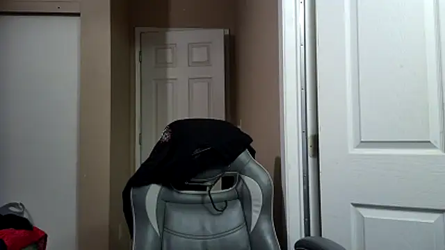 Huntzg23 online show from 03/19/26, 04:45