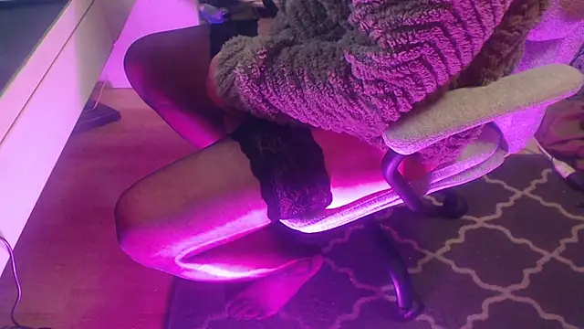 dirtynylonboy33 online show from 01/11/26, 08:38