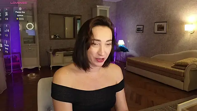 AnneHaddaway online show from 10/25/25, 09:04