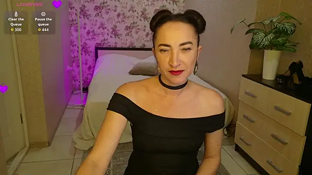 AnneHaddaway online show from 07/21/26, 09:49