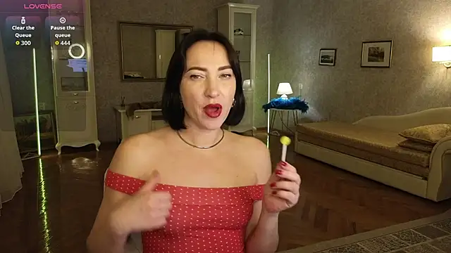 AnneHaddaway online show from 11/15/25, 08:57