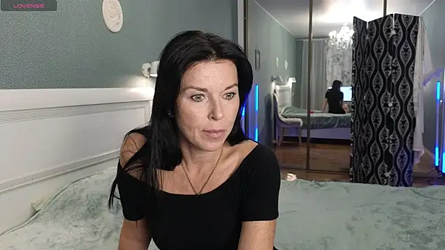 LinaJoy online show from 09/17/25, 07:05