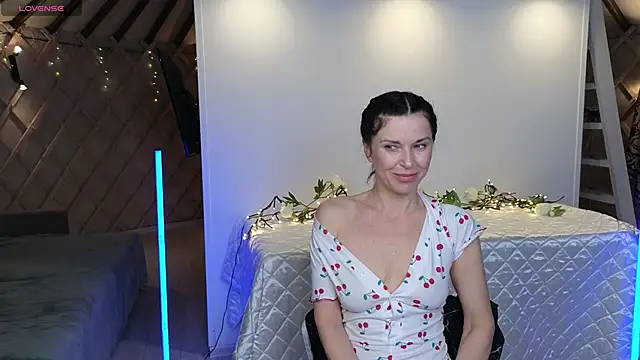 LinaJoy online show from 05/31/26, 10:10