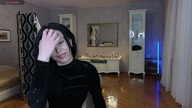 LinaJoy online show from 04/07/26, 07:15