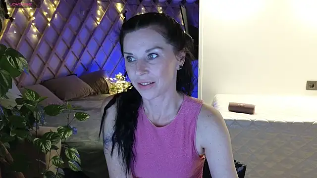 Snapshot of LinaJoy chatting on 06/24/26, 10:07 LinaJoy online show from 06/24/26, 10:07