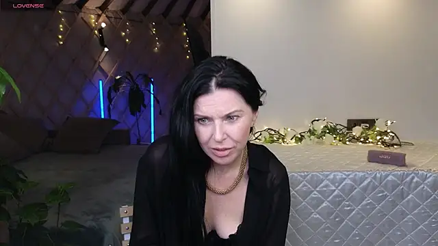 Snapshot of LinaJoy chatting on 06/11/26, 12:32 LinaJoy online show from 06/11/26, 12:32