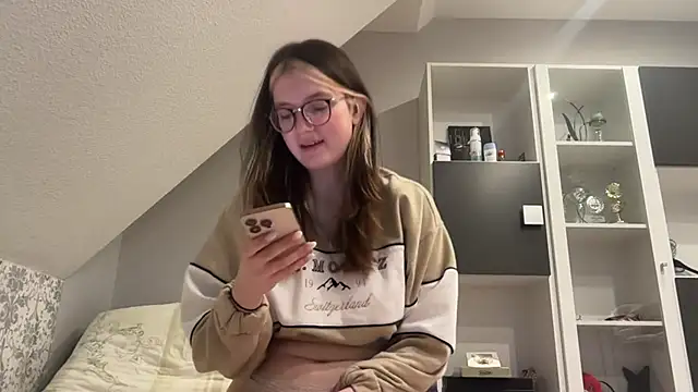 Snapshot of NikaCyberslut chatting on 12/25/24, 10:06 NikaCyberslut online show from 12/25/24, 10:06