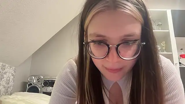 Snapshot of NikaCyberslut chatting on 12/28/24, 05:46 NikaCyberslut online show from 12/28/24, 05:46