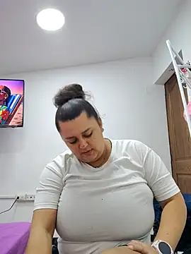 Miss balloonsmila online show from 11/30/25, 11:16