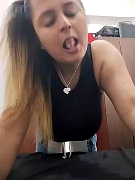 Snapshot of Miss_balloonsmila chatting on 01/02/25, 08:57 Miss balloonsmila online show from 01/02/25, 08:57
