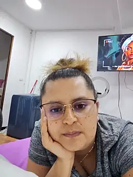 Snapshot of Miss_balloonsmila chatting on 03/11/25, 03:25 Miss balloonsmila online show from 03/11/25, 03:25