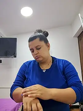 Miss balloonsmila online show from 10/26/25, 04:13