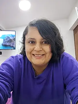 Miss balloonsmila online show from 10/22/25, 01:27