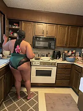 InterRacialFacial7296 online show from 06/21/26, 12:44