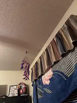 InterRacialFacial7296 online show from 04/15/26, 11:27