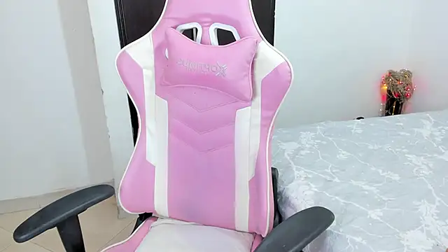 Snapshot of sexyhot_2024 chatting on 02/22/25, 12:51 sexyhot 2024 online show from 02/22/25, 12:51