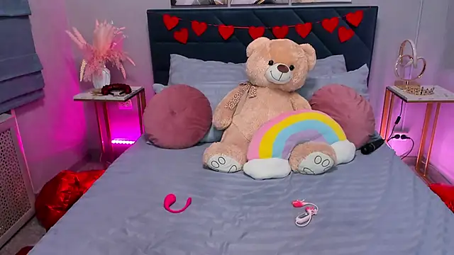 Snapshot of Curvy_Dynamite_ chatting on 02/25/26, 01:17 Curvy Dynamite online show from 02/25/26, 01:17