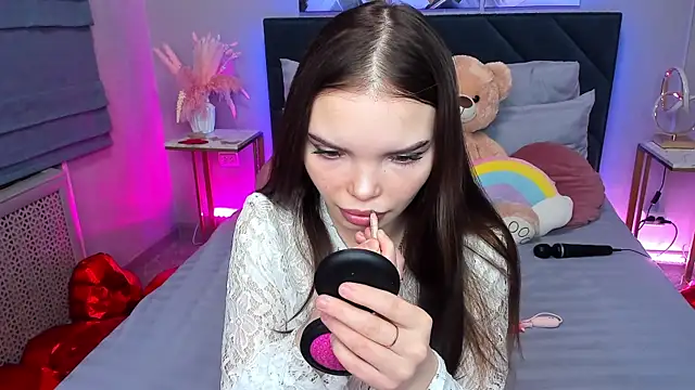 Curvy Dynamite  online show from 03/17/26, 01:08