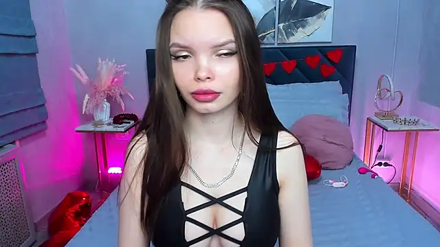 Snapshot of Curvy_Dynamite_ chatting on 02/13/26, 01:16 Curvy Dynamite online show from 02/13/26, 01:16