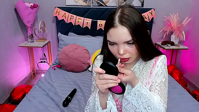 Snapshot of Curvy_Dynamite_ chatting on 03/04/26, 01:24 Curvy Dynamite online show from 03/04/26, 01:24