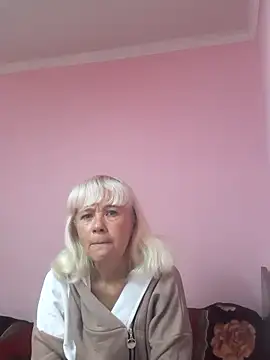 Snapshot of sakura_blonde chatting on 09/24/25, 05:14 sakura blonde online show from 09/24/25, 05:14