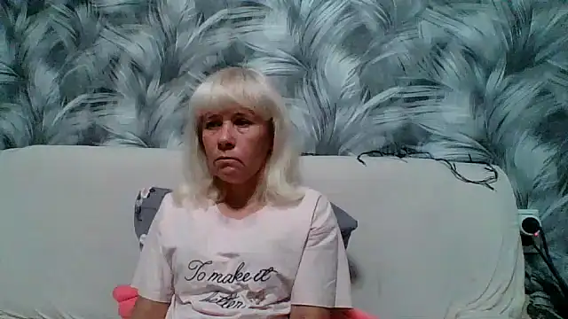 Snapshot of sakura_blonde chatting on 10/04/25, 05:09 sakura blonde online show from 10/04/25, 05:09