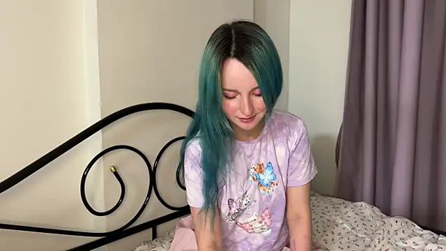 bumble bee online show from 02/08/25, 03:42