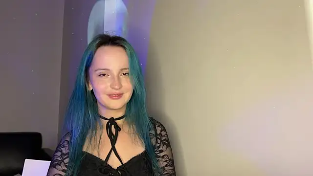 bumble bee online show from 01/13/25, 04:08