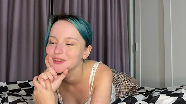 bumble bee online show from 01/11/25, 01:53