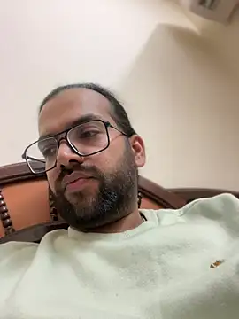 Snapshot of Arsh_Loves_Luv chatting on 12/29/24, 06:16 Arsh Loves Luv online show from 12/29/24, 06:16