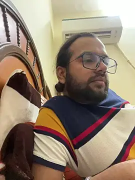 Snapshot of Arsh_Loves_Luv chatting on 12/29/24, 09:20 Arsh Loves Luv online show from 12/29/24, 09:20