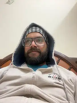 Snapshot of Arsh_Loves_Luv chatting on 12/23/24, 07:20 Arsh Loves Luv online show from 12/23/24, 07:20