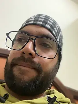 Snapshot of Arsh_Loves_Luv chatting on 12/30/24, 03:56 Arsh Loves Luv online show from 12/30/24, 03:56