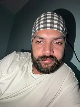 Snapshot of Arsh_Loves_Luv chatting on 12/18/25, 11:03 Arsh Loves Luv online show from 12/18/25, 11:03