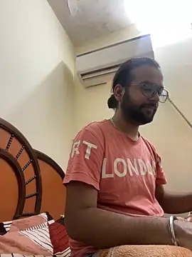 Snapshot of Arsh_Loves_Luv chatting on 12/28/24, 09:09 Arsh Loves Luv online show from 12/28/24, 09:09