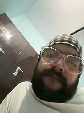 Snapshot of Arsh_Loves_Luv chatting on 12/17/25, 12:48 Arsh Loves Luv online show from 12/17/25, 12:48