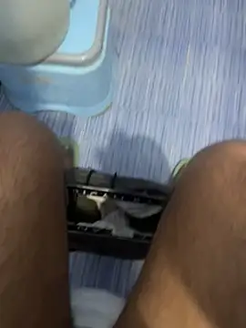 Snapshot of Arsh_Loves_Luv chatting on 12/21/24, 01:10 Arsh Loves Luv online show from 12/21/24, 01:10