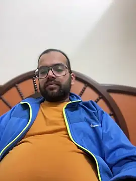 Snapshot of Arsh_Loves_Luv chatting on 12/31/24, 09:28 Arsh Loves Luv online show from 12/31/24, 09:28