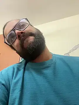 Snapshot of Arsh_Loves_Luv chatting on 12/23/24, 04:55 Arsh Loves Luv online show from 12/23/24, 04:55