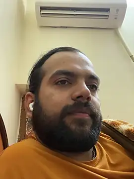 Snapshot of Arsh_Loves_Luv chatting on 12/18/24, 07:52 Arsh Loves Luv online show from 12/18/24, 07:52