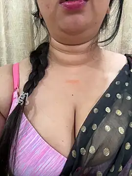 Snapshot of Akhi_Akshaya chatting on 01/25/25, 10:28 Akhi Akshaya online show from 01/25/25, 10:28