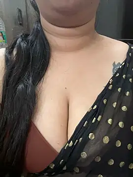 Snapshot of Akhi_Akshaya chatting on 01/07/25, 10:08 Akhi Akshaya online show from 01/07/25, 10:08