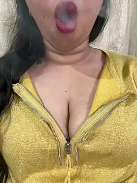 Snapshot of Akhi_Akshaya chatting on 01/23/25, 08:56 Akhi Akshaya online show from 01/23/25, 08:56