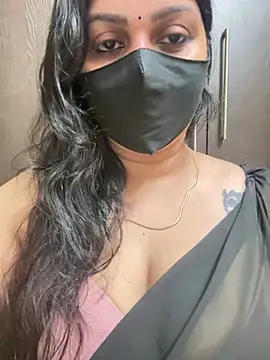 Snapshot of Akhi_Akshaya chatting on 03/08/25, 05:54 Akhi Akshaya online show from 03/08/25, 05:54