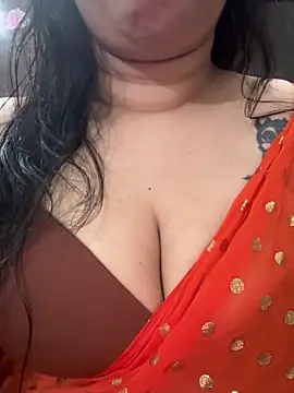 Snapshot of Akhi_Akshaya chatting on 01/04/25, 05:26 Akhi Akshaya online show from 01/04/25, 05:26